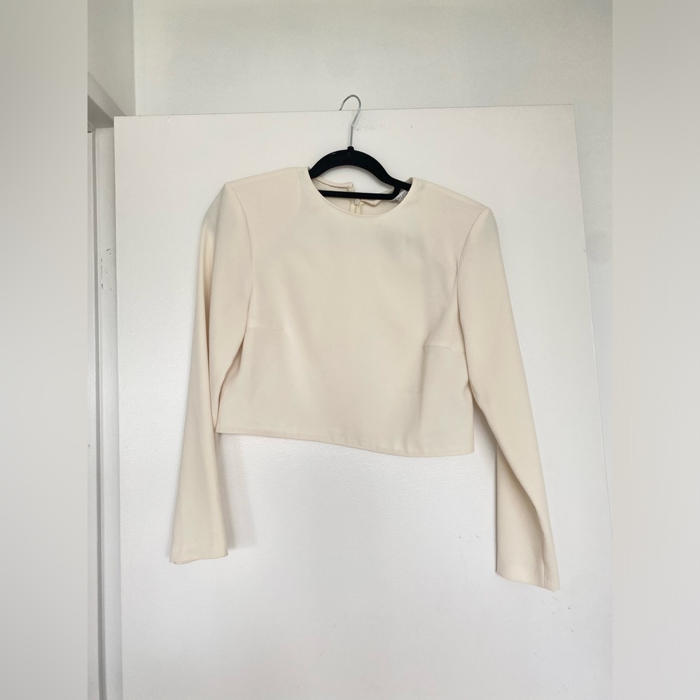 🛍️ZARA SHOULDER PAD TOP